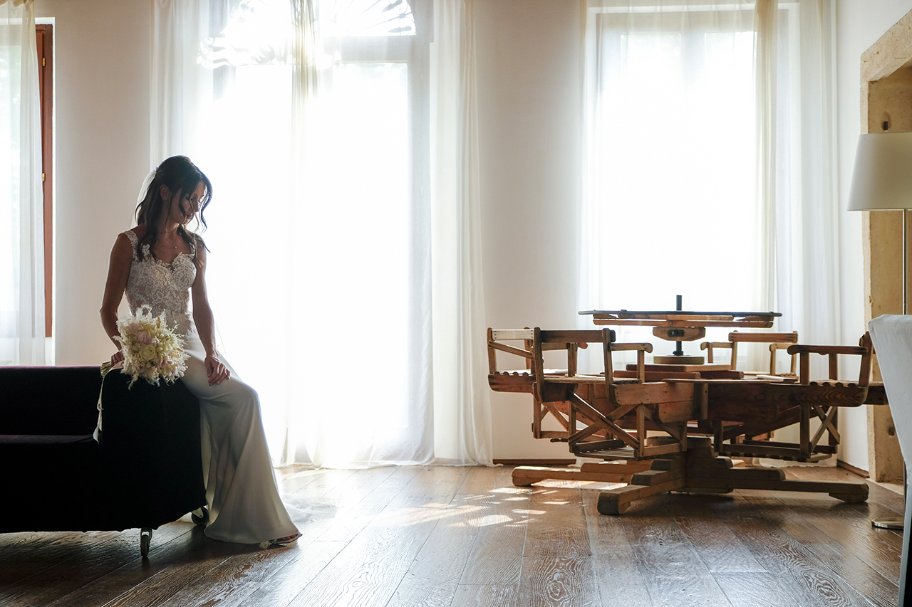 Sposa emozionata prima del si in Villa Ormaneto